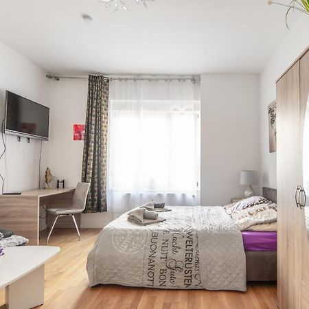 A Stylish Apartment In The Center Of True Berlín Exterior foto