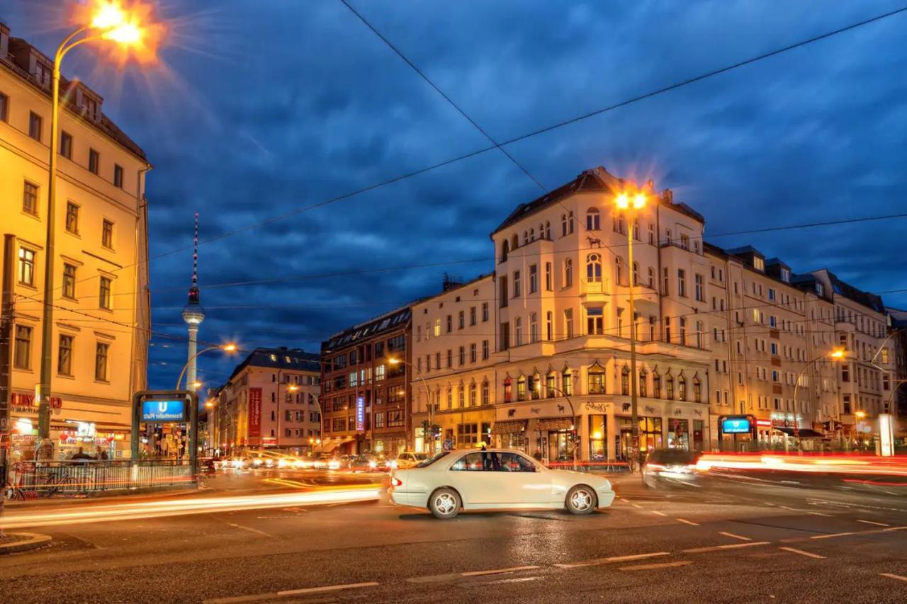 A Stylish Apartment In The Center Of True Berlín Exterior foto