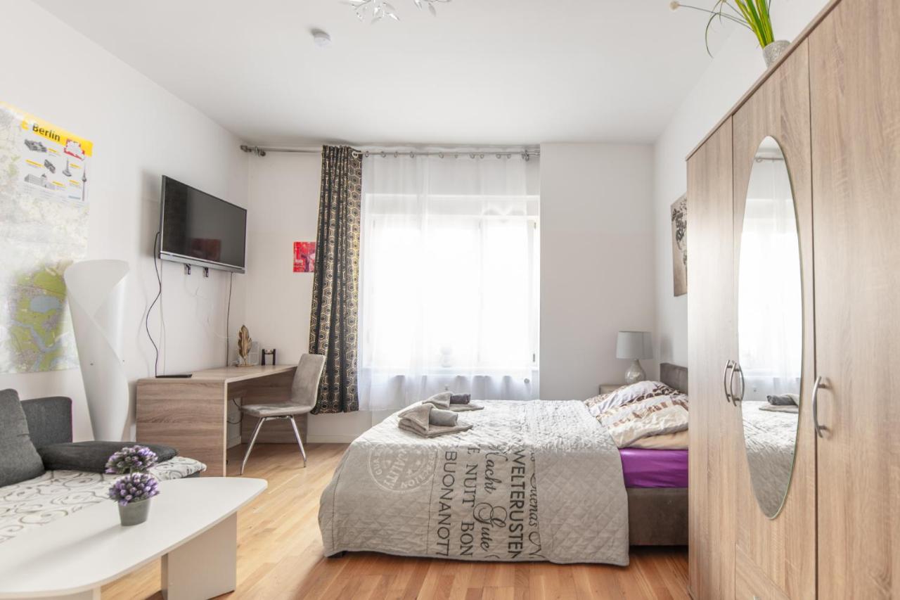 A Stylish Apartment In The Center Of True Berlín Exterior foto